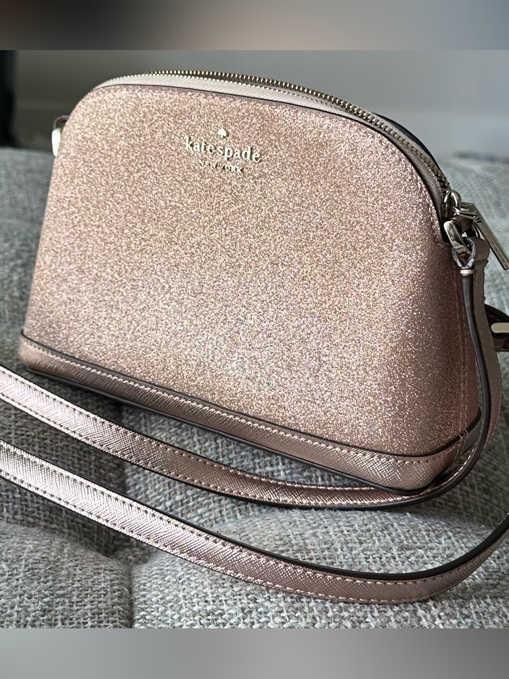 Kate Spade Tinsel Small Dome Crossbody in Rose Gold Glitter Saffiano Leather EUC
